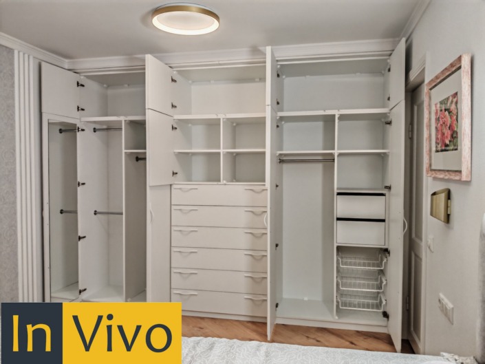 In Vivo eritellimusmööbel, mööbel eritellimusel, magamistuba, avatud